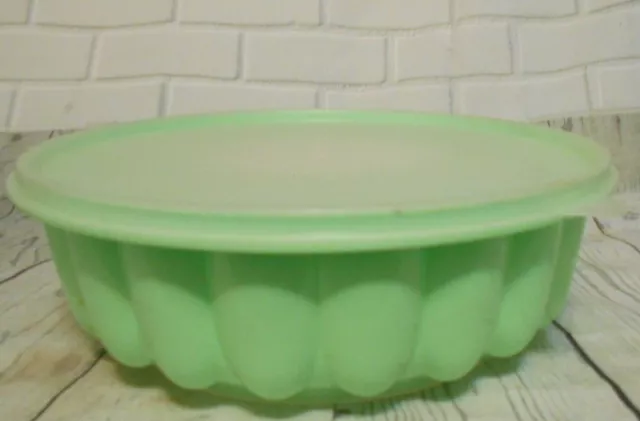 Contenedor de molde para ensalada de gelatina Tupperware vintage verde como nuevo con tapa