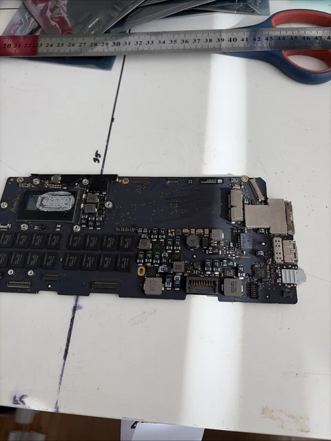 Carte-mère macbook retina A1502 Fin 2013 2,6Ghz i5 8Go RAM reconditionnée