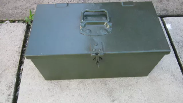 Ex-ARMY LOCKABLE TOOLBOX