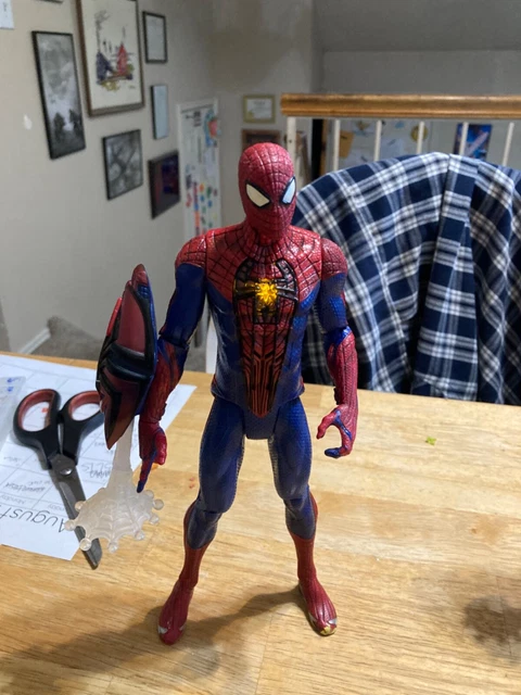 Amazing Spider-Man 10 Inch Hasbro Action Figure Marvel Electronic Talking 2012 