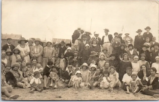 62 BERCK PLAGE - CARTE PHOTO - touristes sur la plage en 1923