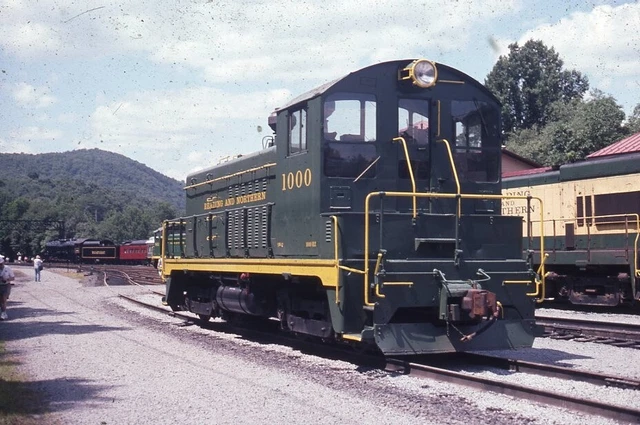 R&N reading northern 1000 port clinton,pa s EMD switcher orig. slide 1998