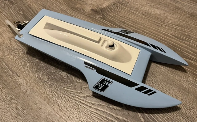 Small bolt sales rc boat