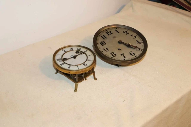 Mouvement d'horloge comtoise à cadran circulair... | Mobilier: enchères