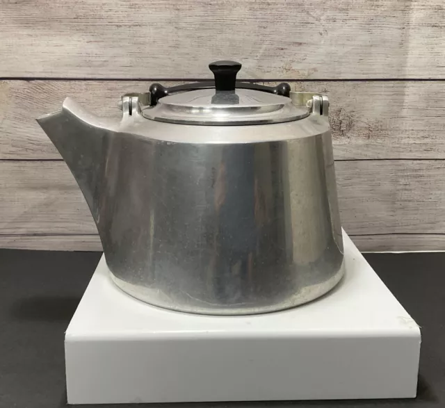 Vintage 1940-1950’s Miracle Maid Cookware Tea Kettle Vintage 1940-1950’s Miracle Maid Cookware Tea Kettle