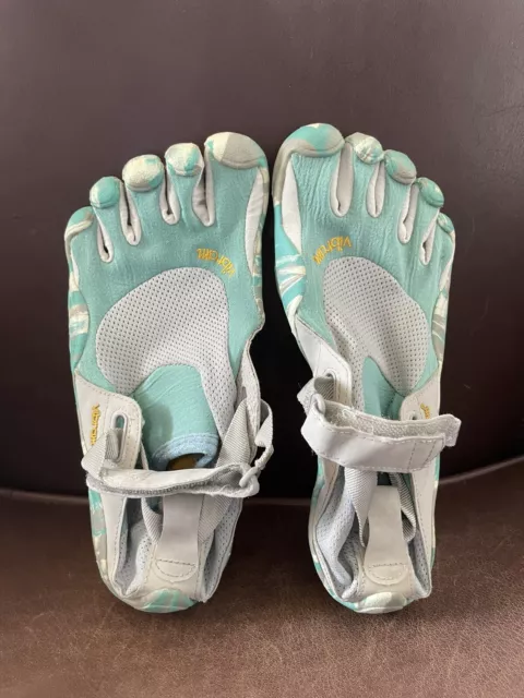 Vibram KSO W149C Teal White Barefoot Five Finger Running Shoes Wom Size 37/6.5