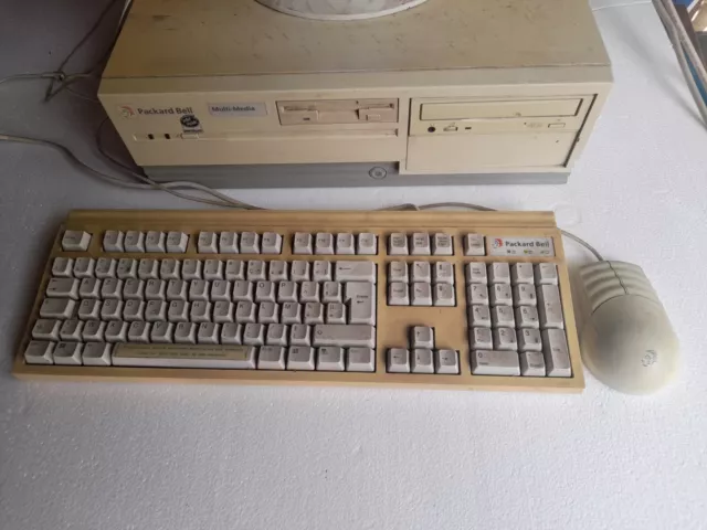 Lot Ordinateur Vintage A940 4x4e640  Packard Bell  ET Clavier Sk-2100w + Fdm-610