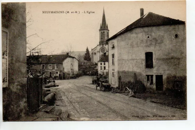 NEUFMAISONS - Meurthe et Moselle - CPA 54 - La rue vers l'église
