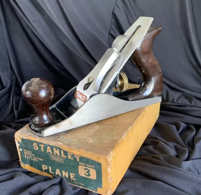 STANLEY BAILEY NO 3 VINTAGE SMOOTH PLANE, WOOD HANDLES, ORIG. BLADE W/ Box