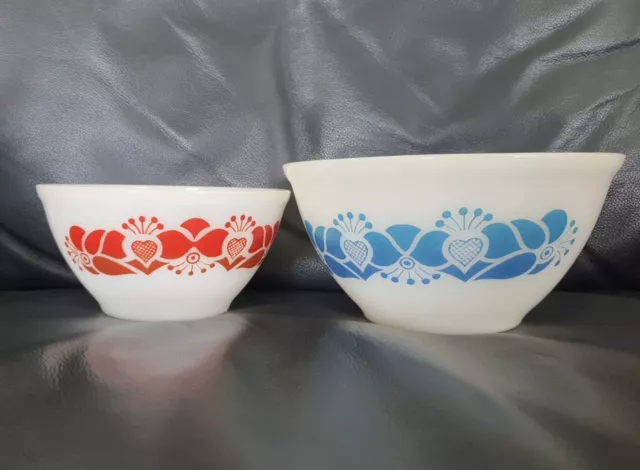 Vintage Pyrex Mixing Bowls 70s FOLK ART Set of 2 Australian Milk Glass Pyrex VGC 3