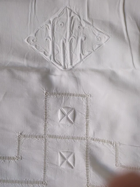 Ancien drap brodé et ajouré monogramme CC coton