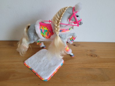 BARBIE cavallo SKI FUN BLIZZARD snowdance con carrozza/Slitta 1991 accessori 