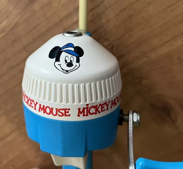 RARE VINTAGE ZEBCO Disney Mickey Mouse Boat Waves Fishing Reel