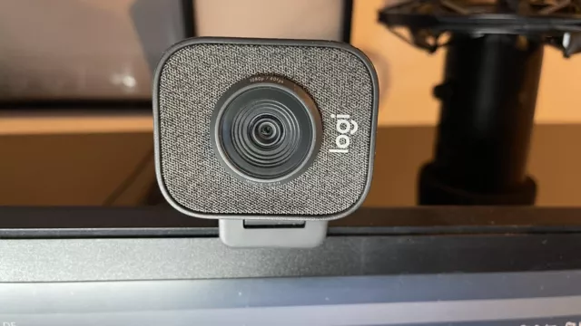 Logitech Streamcam Webcam für Live Streaming und Inhaltserstellung, Vertikales V