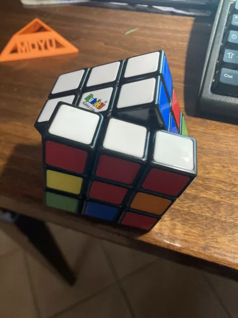 cubo di rubik - Istruzioni per la risoluzione. File in .pdf