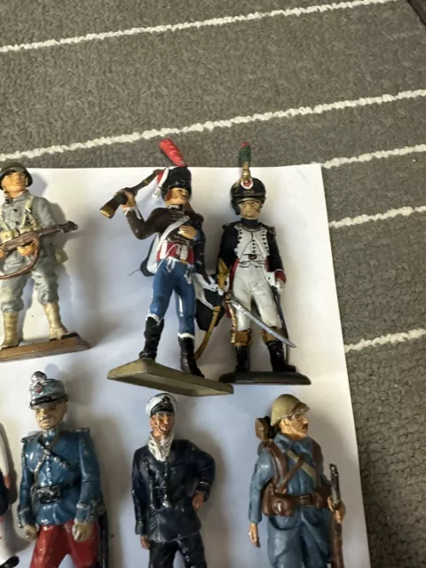 Lot de 14 figurines militaires soldats en plomb Collection 2