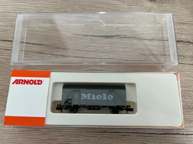 Arnold Voie N 4684 V Wagon de Marchandise Couvert Miele Dans Emballage Top État