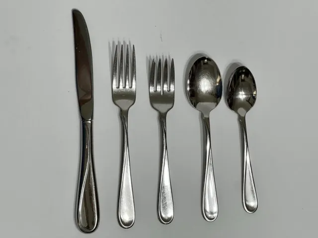 Oneida USA Stainless Flight Reliance 5 Piece Place Setting Glossy Pre-Owned