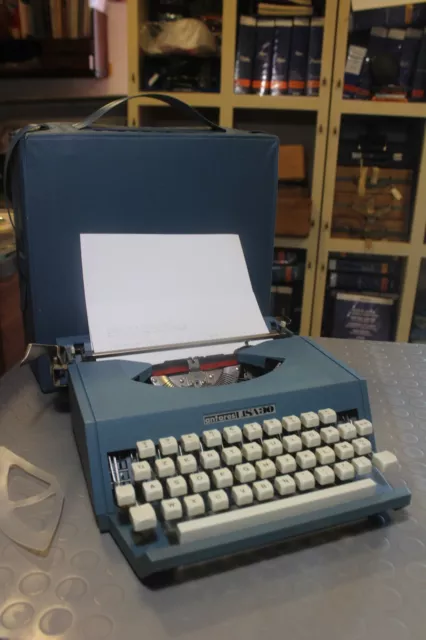 Máquina de Escribir Antares Lisa 30 Época Años '70 Italy Diseño Funciona
