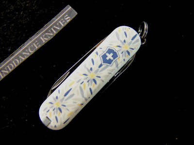 Victorinox Classic--Alpine Edelweiss--Limited Edition-Swiss Army Knife-Excellent
