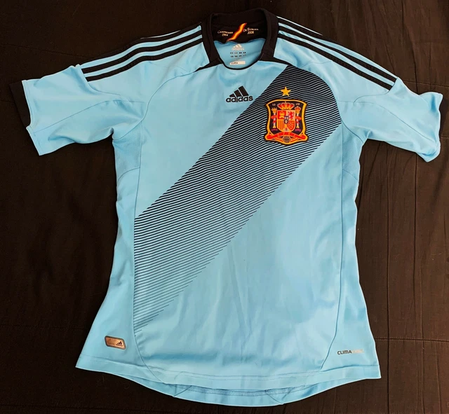 VIDÉO : L'Espagne dévoile ses maillots pour l'Euro 2024