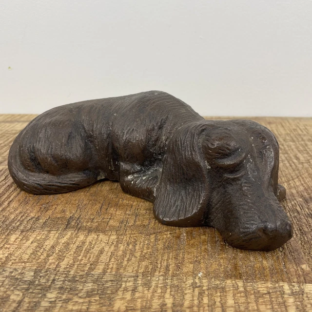 CAST IRON VINTAGE Dog Laying Down Door Stop Decor Lab Blood Hound