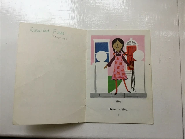 ONE TWO THREE And Away Set 44 Books Plus Flashcards and booklet £290.00