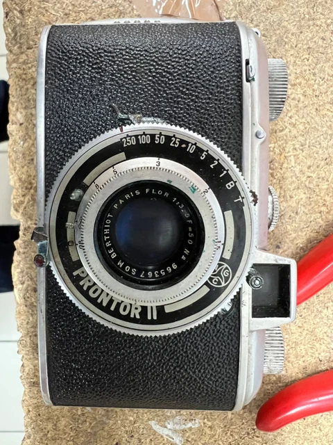 1944. Appareil Photo SEM Reyna Cross III Objectif Som Berthiot Paris