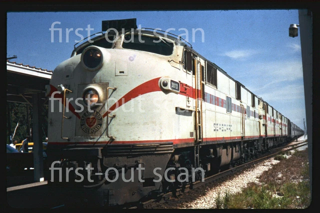 R DUPLICATE SLIDE - Seaboard SAL 3023 E-7 Passenger Scene