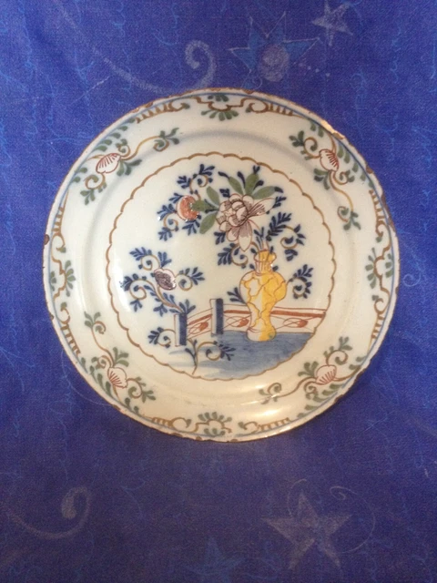 Assiettes anciennes en Delft, Chinoiseries Hollandaises du XVIIIe siècle, décor oriental - France