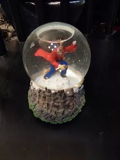 Retired Vintage Rare Enesco Harry Potter Quidditch Snow Globe.