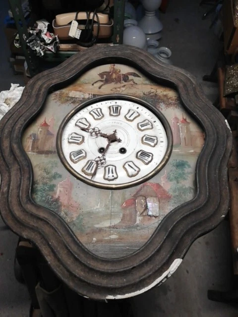 TRES BELLE PENDULE - REGULE DORE ET PATINE - PEINTRE DU XVIIIe EUR 300