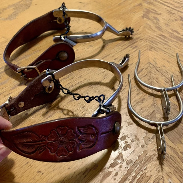 Beautiful Vintage Pair of Western Cowboy Spurs Floral Tooled Leather Straps