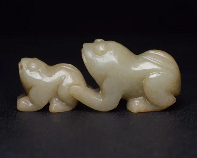 Chinese Natural Hetian Jade Carved Exquisite Frog Statues Nice Art Decor Gift