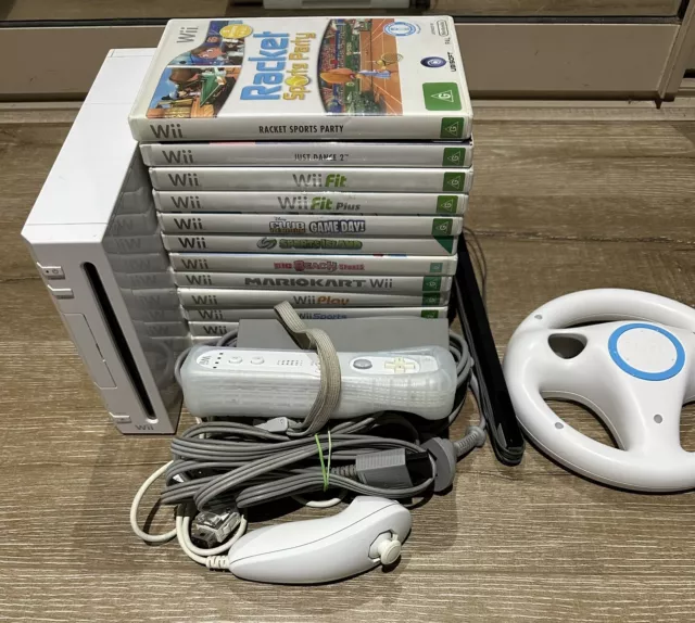 Nintendo Wii Lot Bundle: Console, Controller, Nunchuck & 10 Games All Working