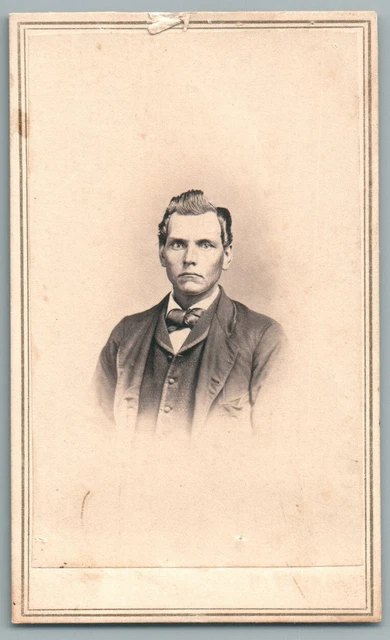 Photo Ancienne CDV 1870 - Dompteuse Ou Acrobate De Cirque ? À Identifier - Tirage Albuminé Original
