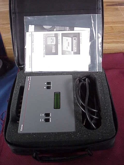 Extron Electronic VTG 200 Video Test Generator W/ CASE , INSTRUCTIONS  EXCELLENT