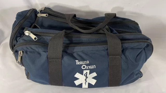 Trauma Oxygen Bag. Dimensions ; 10"H x 15"W x 24"L. VERY GOOD CONDITION
