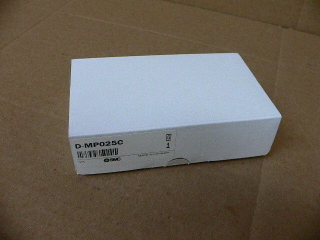 SMC linear transducer for "C" slotted cylinders. 25 mm range. D-MP025C