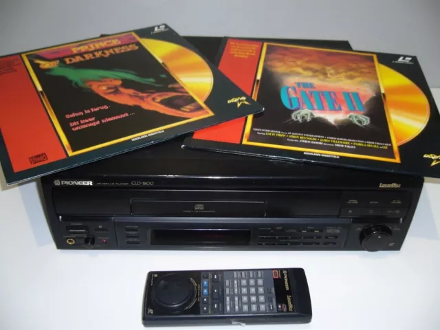 LaserDisc Pioneer CLD-1800 + 2 Laserdiscs + Remote