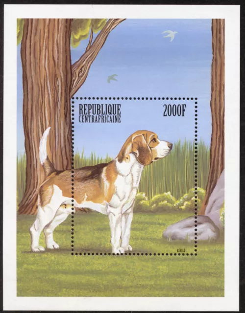 Beagle Hund Porto Briefmarke Souvenir Mini Blatt zentralafrikanischer Abgeordneter 1999 neuwertig