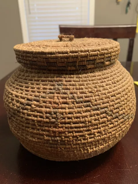 Vintage  Native American Hand Woven Basket with Lid ~Beautiful