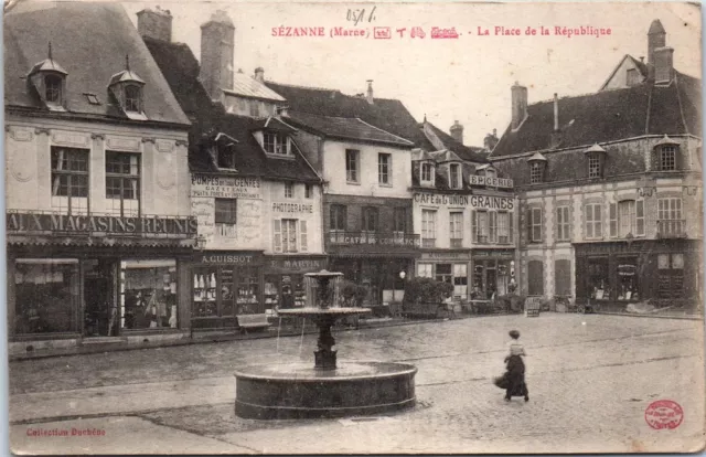 51 SEZANNE - la place de la republique