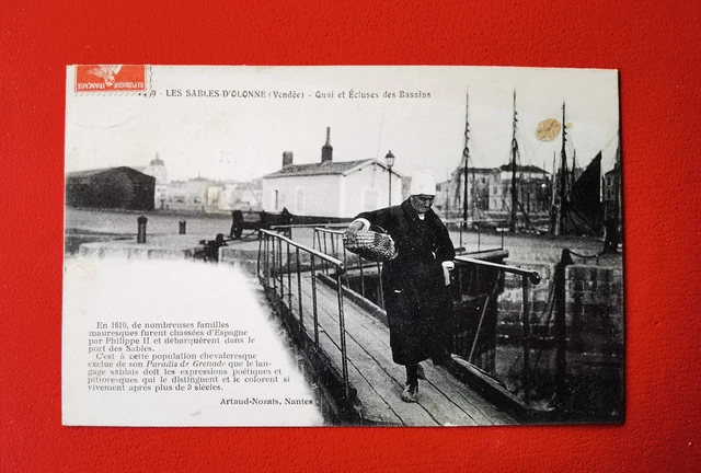 Sables d'Olonne - 85 - SABLES D'OLONNE - SUR LES QUAIS - ANIMÉE