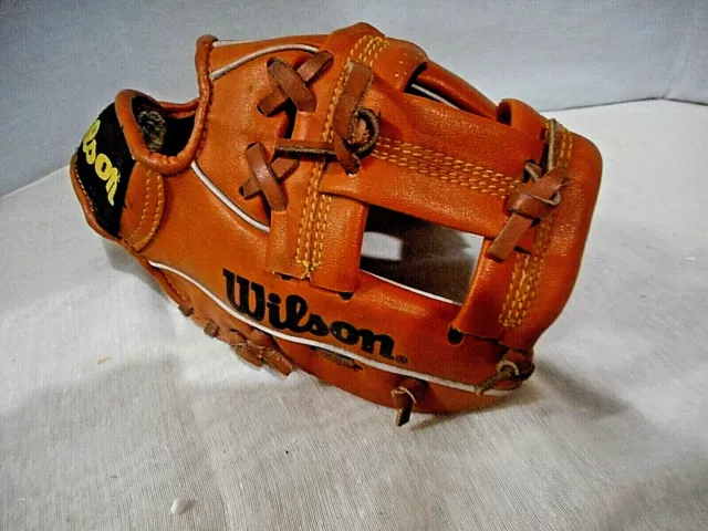 BASEBALL GLOVE WILSON MINI-PRO A2291 T-Ball MODEL Youth 9 inch TAN R h throw