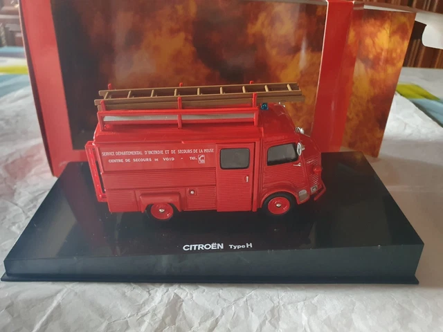 Citroën C6 2005 Gris foncé et noir 1/87