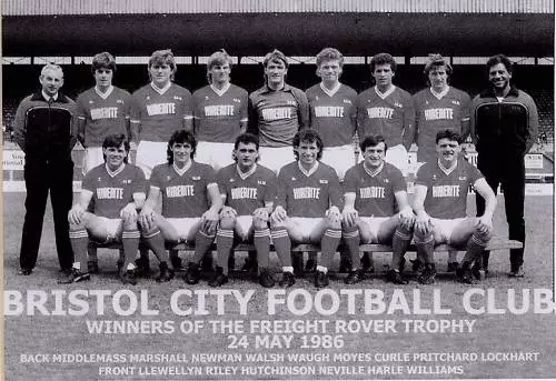 Bristol City Football Team Photo>1985-86 Season