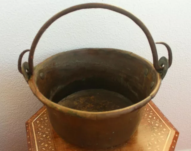 Large Cauldron With Wrought Iron Handle.SUPER DECORATIVE.Antigues