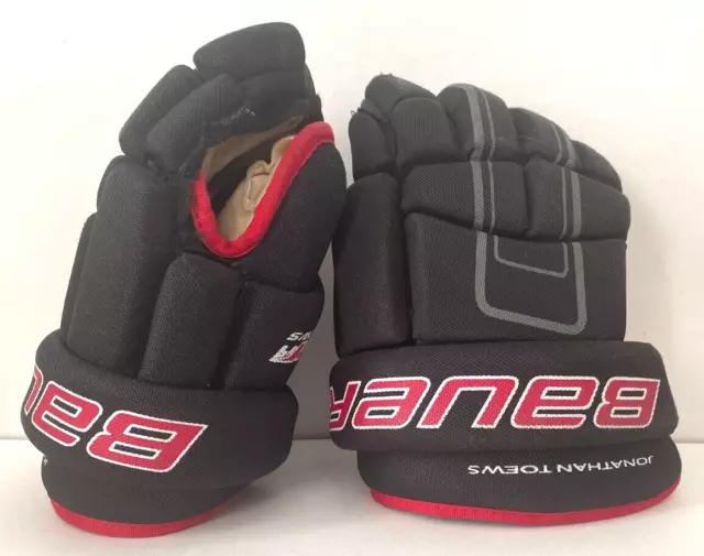 Used Bauer Youth hockey set (Gloves Shin Elbow pants chest) Jonathan Toews set Used Bauer Youth hockey set (Gloves Shin Elbow pants chest) Jonathan Toews set
