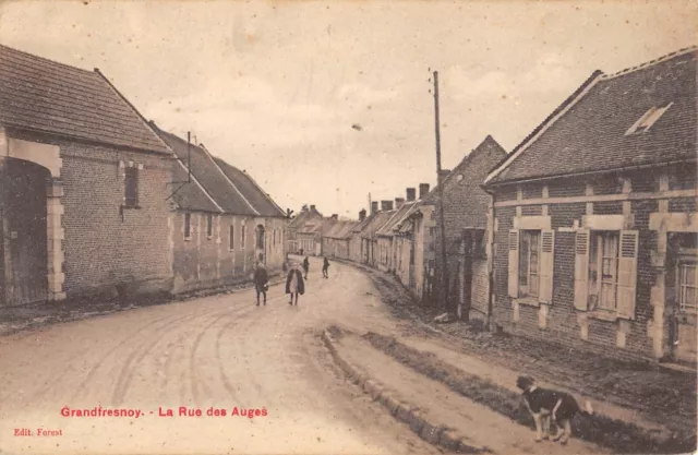 Cpa 60 Grandfresnoy / La Rue Des Auges